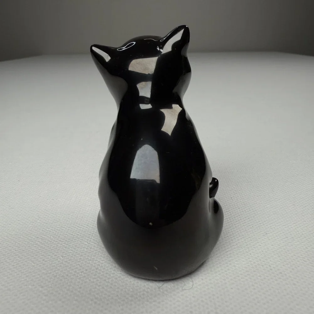 Vintage Royal Doulton Lucky Cat Fine Bone‎ China Figurine